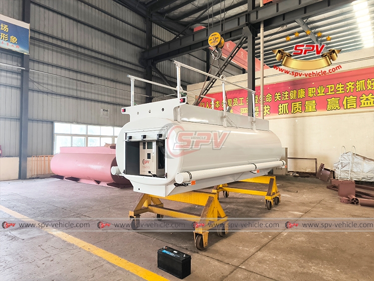 5,000 Litres Fuel Tanker SKD- LF 5,000 Litres Fuel Tanker SKD- LF